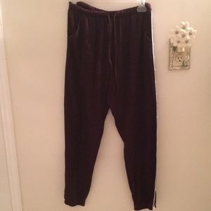 Victoria’s Secret Pink lounge pants